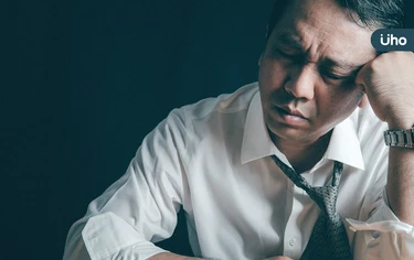 不一定記憶衰退!醫揭年輕型失智「●●歲前」恐發病:易誤認憂鬱、焦慮