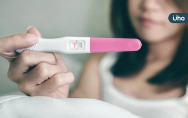 驗孕棒什麼時候用最準？有淺色線條就是懷孕嗎？教你「3招判讀」才對
