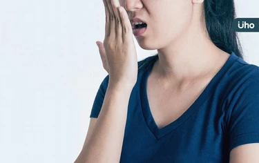 為什麼刷牙還是會口臭？「3方法」快速自我檢測：小心是慢性疾病警訊