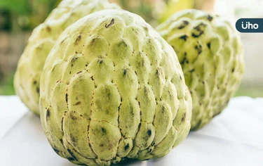 釋迦如何挑選？如何判斷熟度？教你3招催熟撇步：放「它」上面就會熟