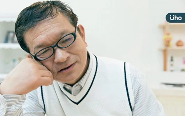 有圖表》記憶力變差,是失智還是老化?醫警告「1關鍵警訊」千萬別輕忽