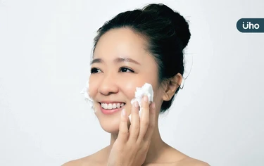 洗面乳怎麼選？皮膚科醫揭選購5大原則：敏感肌和一般膚質「其實沒差」