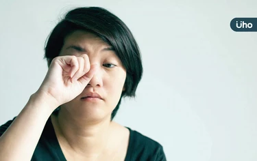 有圖解》乾眼症又發作了嗎？常按摩「4大護眼穴位」改善眼睛乾澀