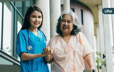 像「Uber Eats」將居家看護外送到家！2名科技男創電商平台實踐「新孝道」