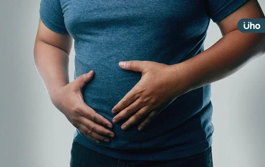 肚脹3天未排便，竟是大腸癌腸阻塞！醫揭「常見症狀」嚴重恐腸穿孔