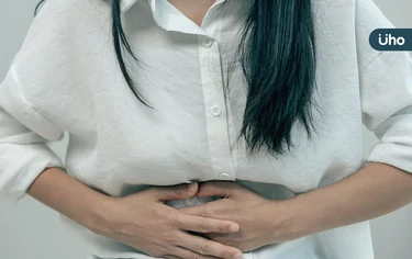 胃脹氣原因有哪些？多久才會好？教你「1招快速消脹氣」跪趴就有效