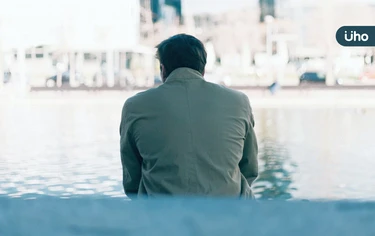 中年容易感到不安與掙扎？心理學家教你「這樣做」與不確定性共處