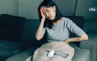 偏頭痛7成是青壯年！止痛別狂灌咖啡、吃普拿疼⋯醫警告「副作用更慘」