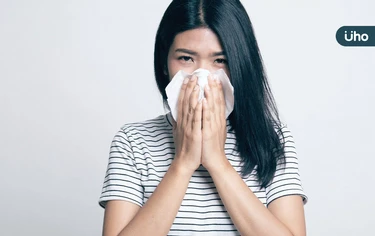 鼻塞、打噴嚏或、鼻水流不停⋯是鼻竇炎還過敏？醫揭「關鍵症狀」區分