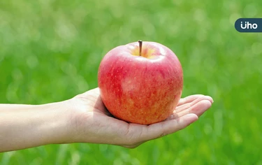 蘋果什麼時候吃最好？一天可以吃多少？營養師揭「正確食用時機」