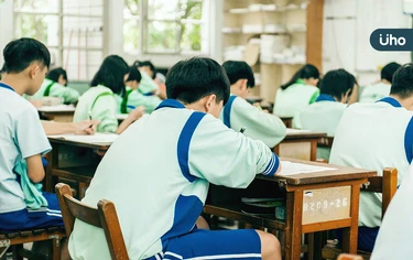 國高中改10點上課》孩子憑什麼喊累？老師揭「1關鍵」過去和現在不同