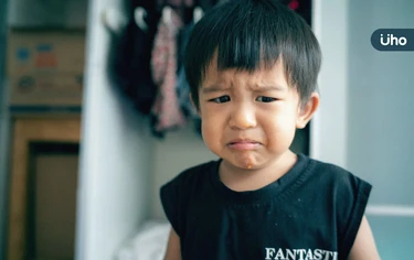 感覺統合失調是什麼？孩子情緒不穩、自信心低⋯醫揭「常見5症狀」