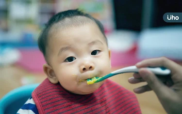 寶寶幾歲開始刷牙？嬰兒需要用牙膏嗎？爸媽必知「新生兒潔牙攻略」