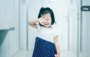 真正的獨立不是孤立！5原因致孩子「迴避型依賴」：爸媽這樣做拉近關係