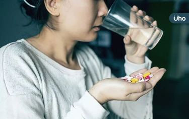 每3秒就有1人因超級細菌死亡！醫籲快學「診間3問」「4不1要」保命