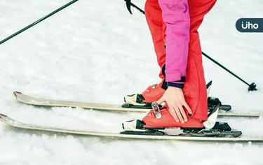 出國滑雪要做哪些準備？國家隊隊醫列「6件事」防膝蓋、腰椎受傷風險