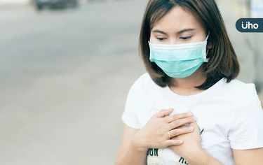 流感、新冠疫情接力！醫曝「新冠急重症風險」高2倍：1招自測高風險群