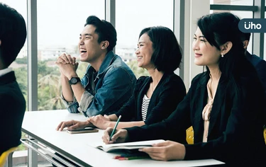 團隊工作氣氛悶到爆？主管必學「三明治早會」3步驟愉悅展開工作