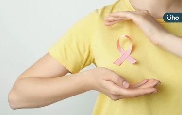 胸部有小腫塊是乳癌嗎？初期有什麼症狀？醫示警「1關鍵」千萬不可輕忽