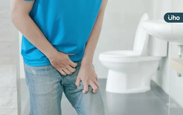 排尿困擾多年竟是「攝護腺癌」！醫提醒：「3警訊」異常勿拖延就醫