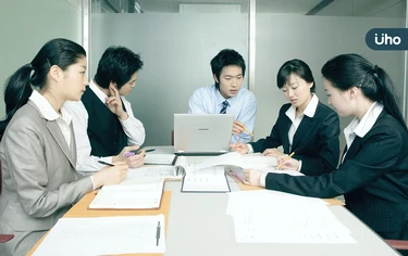 蘋果、亞馬遜都在用的管理法！企業顧問揭「蜂巢思維」助團隊成長