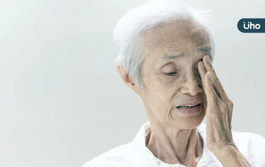 視力模糊、變暗⋯恐是「視網膜病變」警訊!醫揭「1關鍵」千萬別忽略