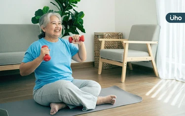 有圖解》長輩易跌倒怎麼辦？居家必學「2招訓練動作」找回平衡能力