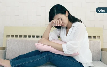 容易產生愧疚感？3種方法清除不理性內疚：用友善的眼光看待自己