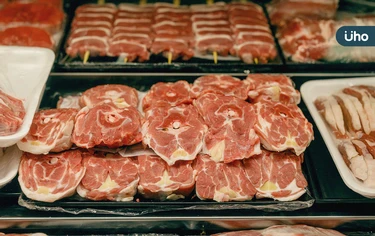 重組肉健康嗎？是用膠水做的嗎？營養師揭「重組肉標示、規定」一次看
