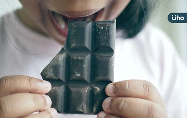 「巧克力有蟲」其實很正常？營養師曝3大原因可能長蟲：這份量無害