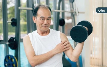 肌少症恐中年就開始!最新研究揭「50歲就開始掉肌肉」亞洲比歐美更早