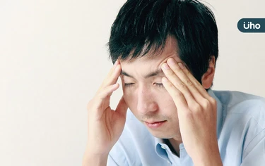 中年男頭痛長達月餘⋯痛到坐立難安!醫揭「2方法」半年內能改善