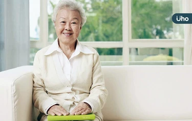 晚年不交朋友，也不串門子？人生下半場的高級活法：不合群也可以