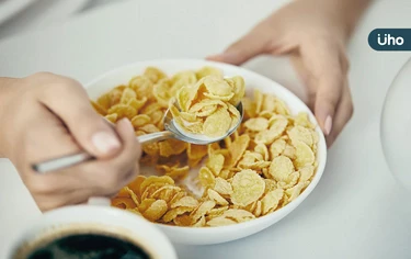 早餐吃優格、穀片很健康？研究：小心這些「超加工食品」熱量爆表