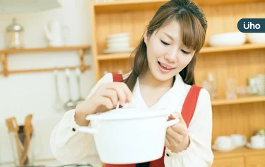 下班沒時間煮飯，吃外食又容易胖？日本主婦「家中備1物」晚餐速上菜