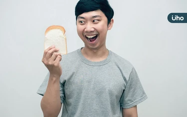 同樣吃麵包，為何你胖他不胖？減重醫揭「做對3件事」長肌肉不長脂肪