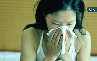 流感跟一般感冒差在哪？醫列「5症狀」自我檢測：喉嚨痛非主要症狀