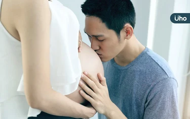 不只高齡產婦有風險！研究揭高齡爸爸「精子壞光光」影響孩子健康