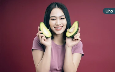壓力一來就想爆吃？教你吃「6種減壓食物」酪梨、香蕉、酸菜上榜