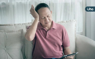 7旬翁頭暈跌倒、舌苔幾乎消失⋯醫揪「1飲食習慣」釀營養性神經病變