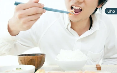 少鹽、低鈉飲食改善高血壓？研究揭「1週內就有效」5方法減鈉攝取