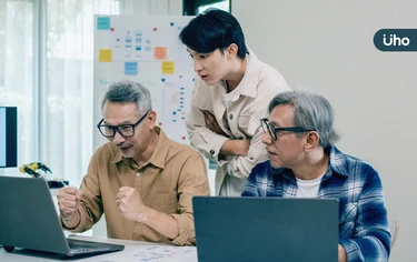 想學AI，中高齡員工怎麼做？高年級企業活用「3招起手式」輕鬆入門