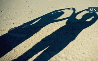 不自覺依賴伴侶，卻指責對方不耐煩？關係中的痛苦，往往源自這1點