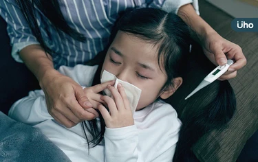 雙病毒夾擊!流感、RSV來勢洶洶⋯家長注意「4大症狀」別誤認感冒