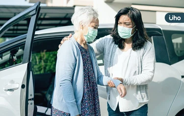 阿嬤走丟竟搭計程車，是失智還是裝糊塗？他在養老院得到的人生啟示