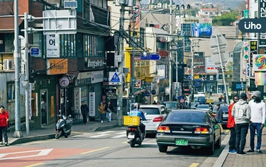 在踩踏事件活下來了，但卻生不如死⋯梨泰院倖存者的「創傷療癒之路」