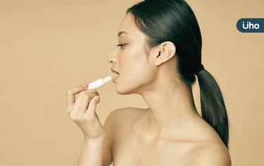 護唇膏可以每天塗嗎?一天塗幾次較好?日專家揭「●●次」防嘴唇乾燥