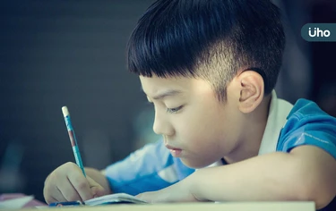 書讀太多也不行？越南新政策規定「強迫小孩學習」 最高罰1萬3千元