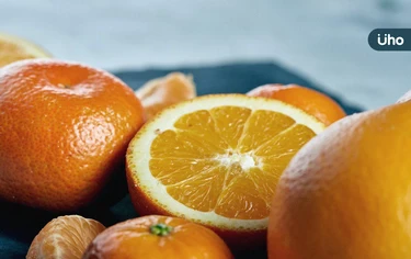 柑橘類水果「柳丁VS橘子」怎麼選？營養師曝減重吃「它」只有一半熱量