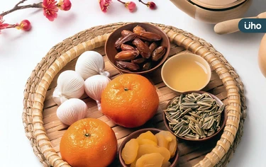 過年零食年貨怎麼挑？營養師曝6類「好心情點心」讓你越吃越快樂